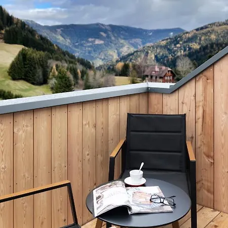 Hotel Alpenhotel Lanz 3*