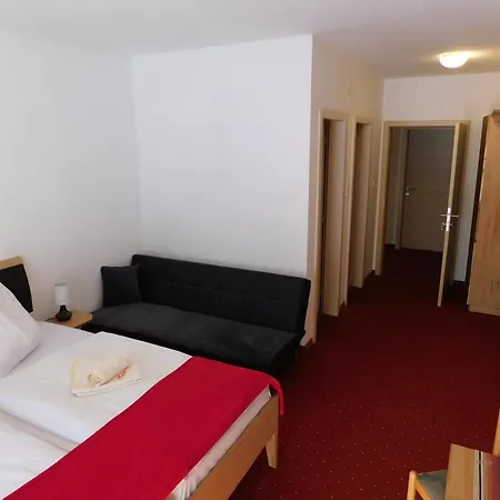 Alpenhotel & Lanz 3* هوهنتاورن